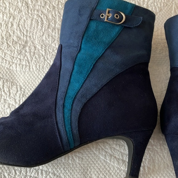 8 1/2 M Midnight Blue Impo Boots - Picture 6 of 7